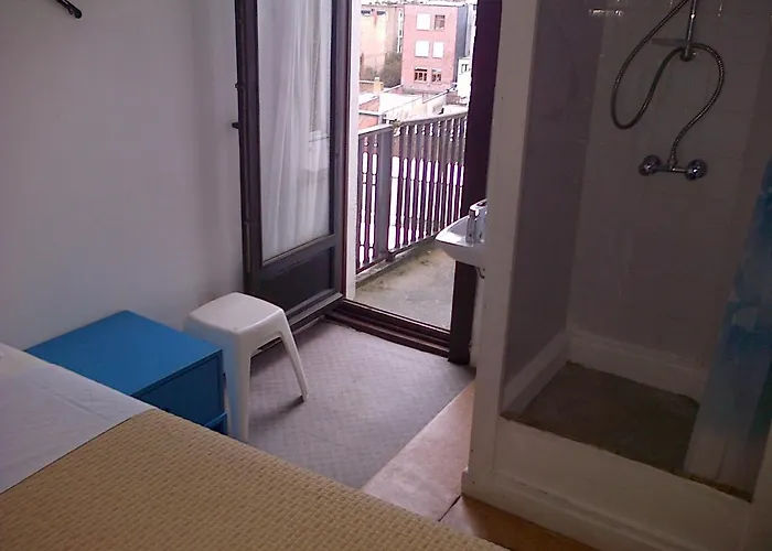 Budget Logies Grenadine *